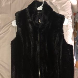Fur sleeveless coat